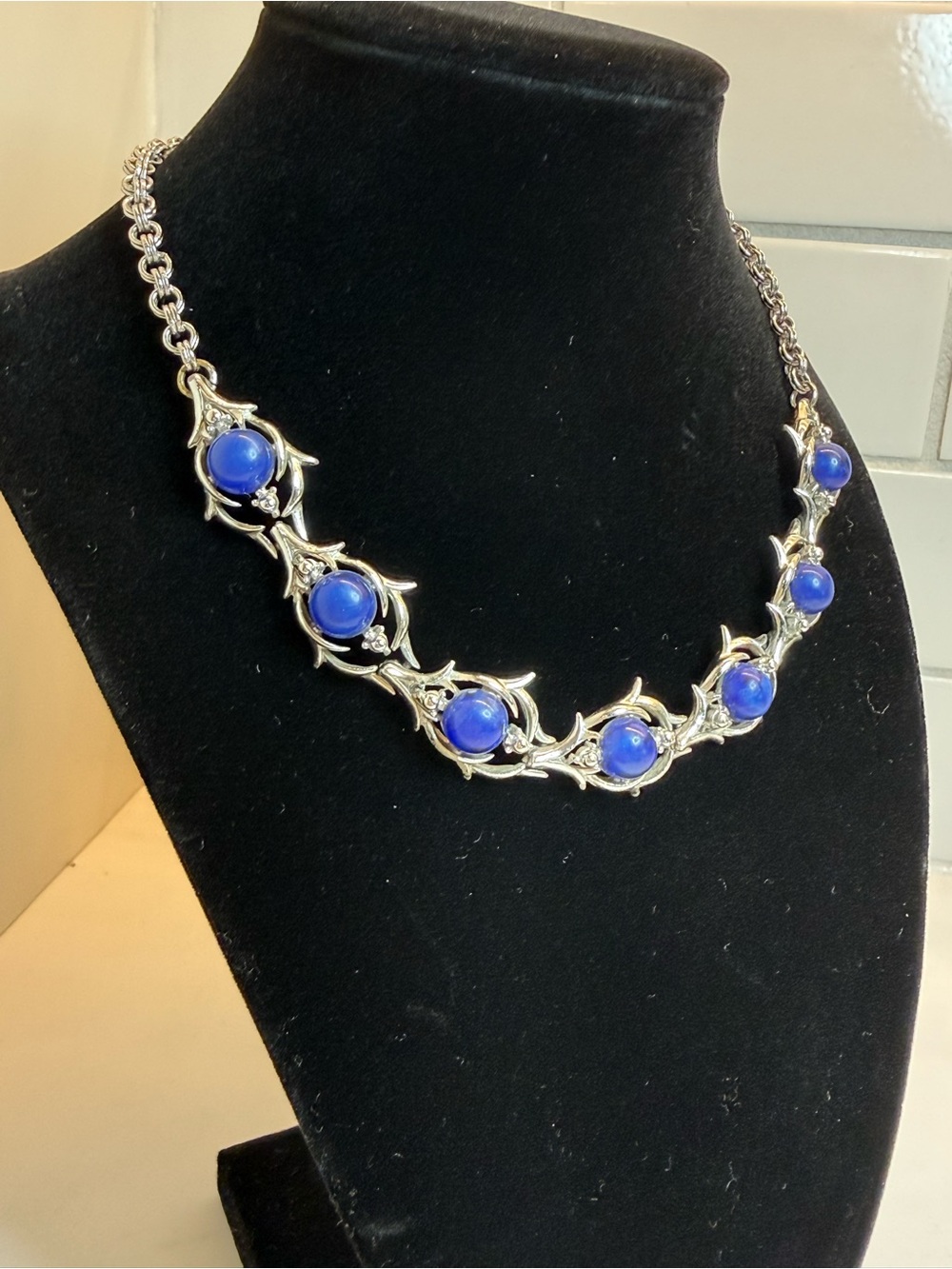 Vintage Blue Cabochon Statement Necklace – Thistle / Botanical Silver Tone - Picture 4 of 10